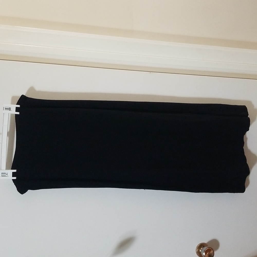 Tracks Vintage 90's Classic Black Maxi Skirt. Streeeetchhyy. Size M